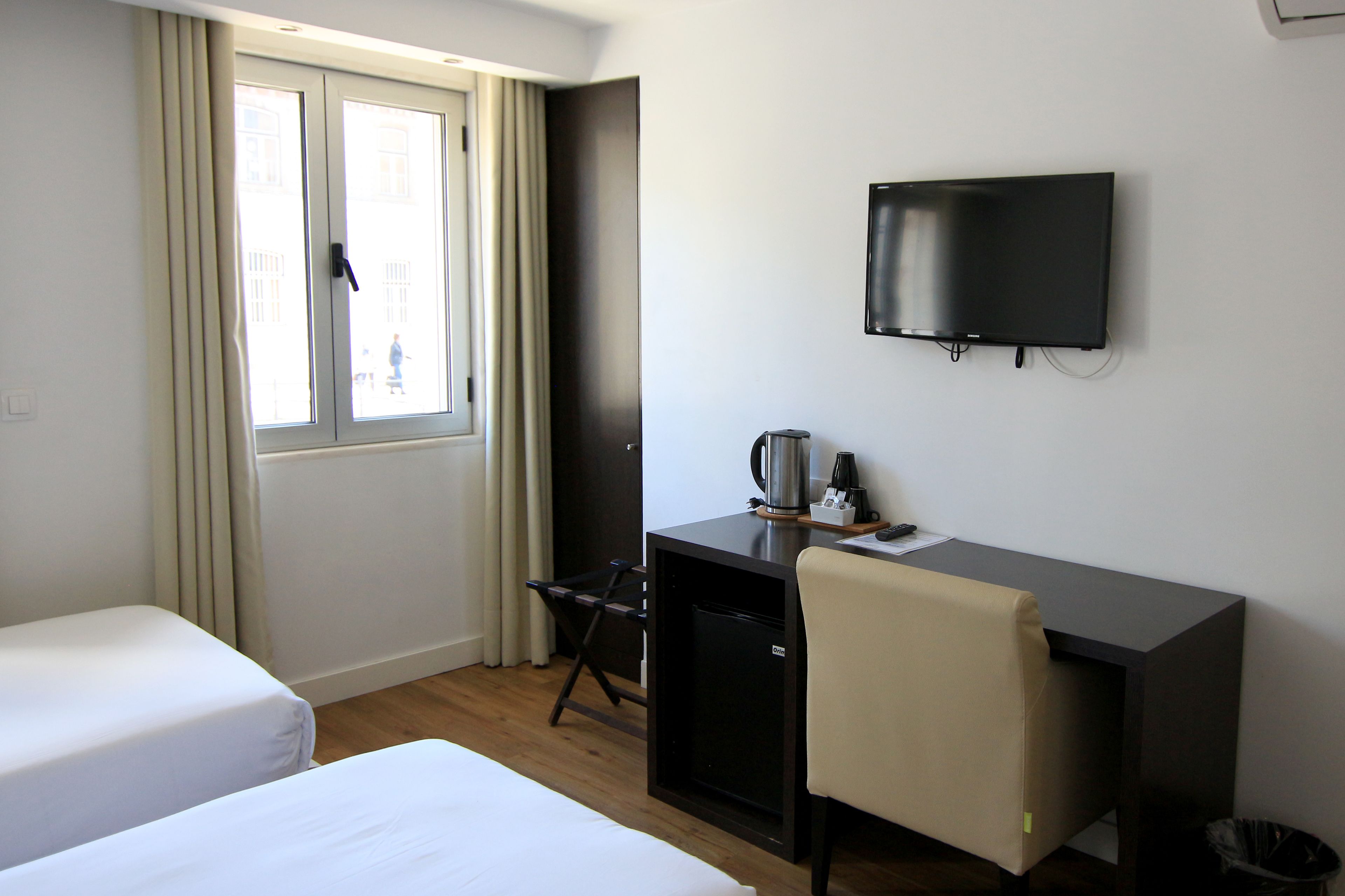 in-room safe, desk, soundproofing, free wifi