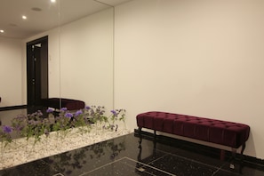 Lobby sitting area - Lisbon City Apartments & Suites by City Hotels (Lisbon)