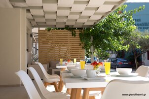 Desayuno buffet todos los días (con cargo)