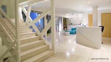 Mostrador para check-in y check-out