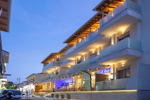 Front of property - Grand TheoNi Boutique Hotel & Spa (Lefkada)