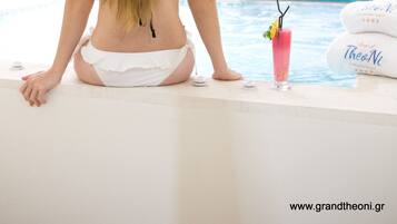 Sauna, steam room, Turkish bath, deep-tissue massages, Swedish massages