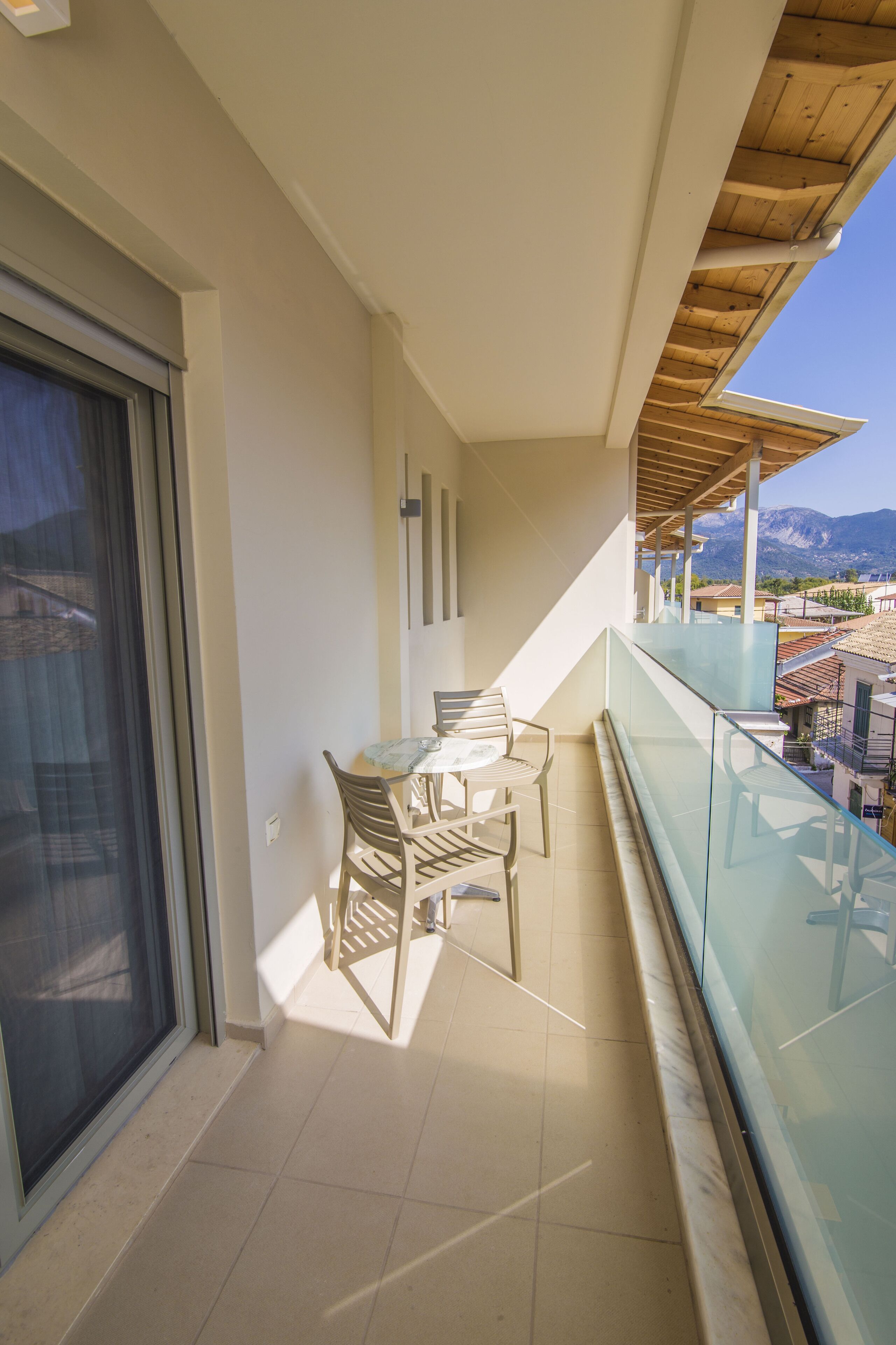 economy duplex | terrace/patio