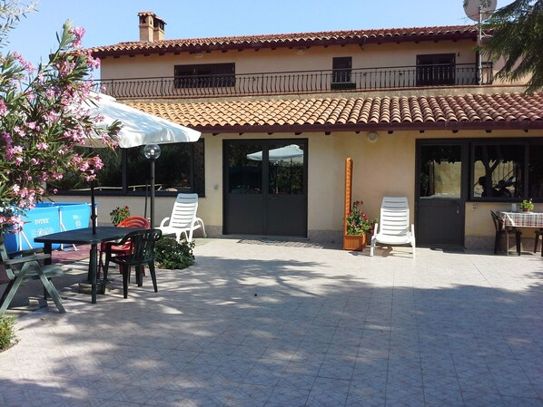 Outdoor dining - A casa da Paola bed & relax (Castelmola)