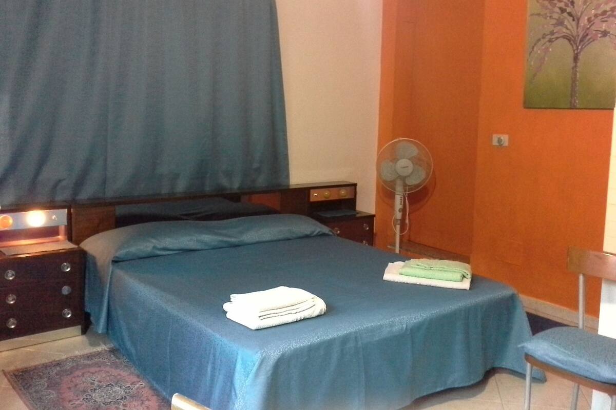 Basic Single Room, 1 Double Bed, Smoking