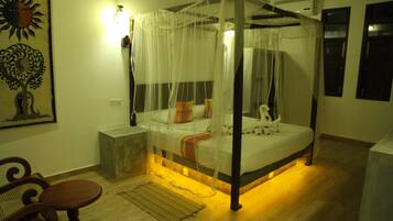 Romantic Bungalow, 1 Bedroom, Lagoon View | Premium bedding, minibar, in-room safe, desk