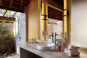 Pool Villa with Jungle View and Complimentary Afternoon Tea (Free 1x Floating Breakfast or Minibar) | Bathroom