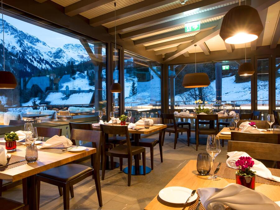 Breakfast, lunch, dinner served; Regional cuisine, al fresco dining