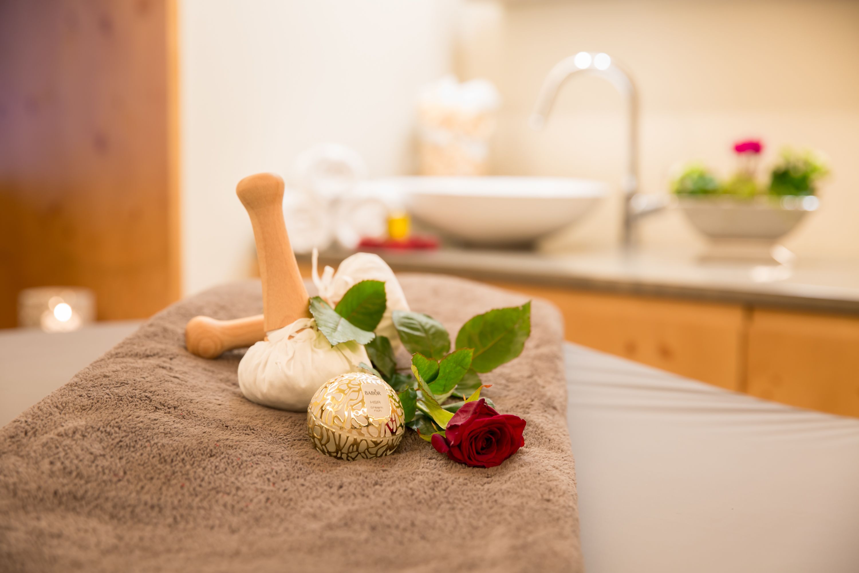 sauna, hot tub, steam room