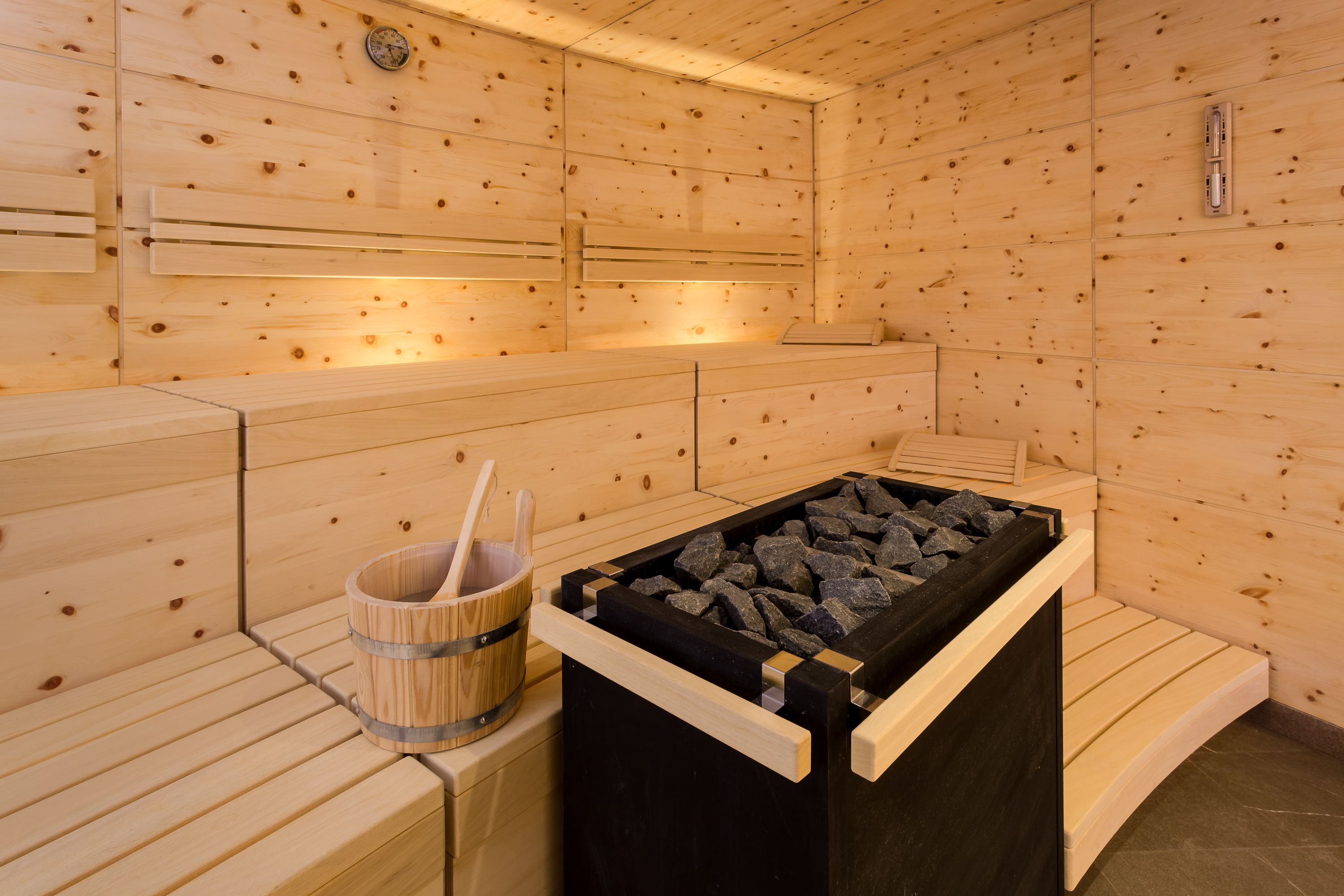 sauna, hot tub, steam room