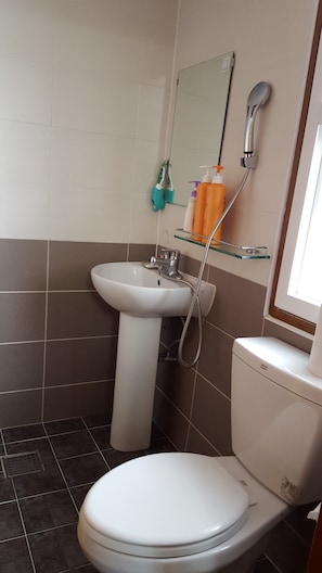 Chambre Familiale | Salle de bain