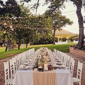 Breakfast, lunch served; international cuisine, garden views