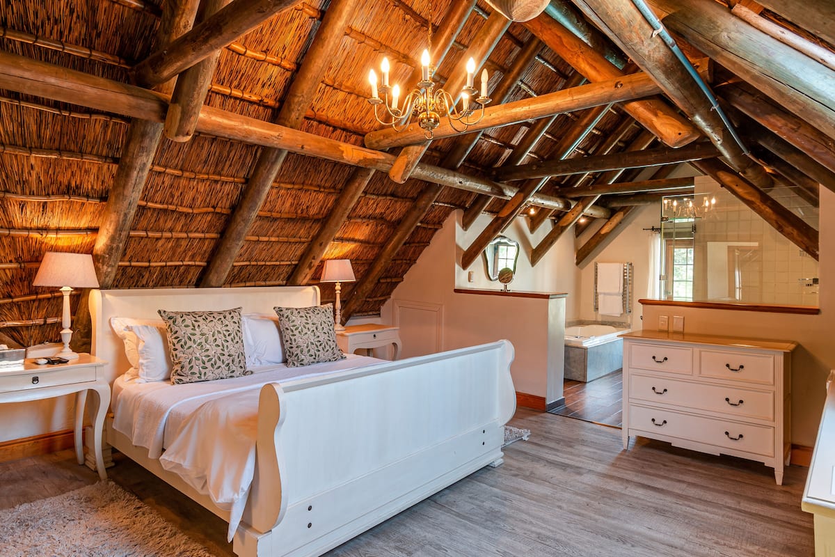 Manor House - Room 5