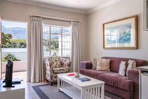 Vineyard Cottages including Lounge | Vue de la chambre