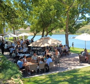 Breakfast, lunch served; international cuisine, garden views 
