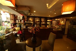 Breakfast, lunch, dinner served; Thai cuisine  - Pro Andaman Place (Karon)