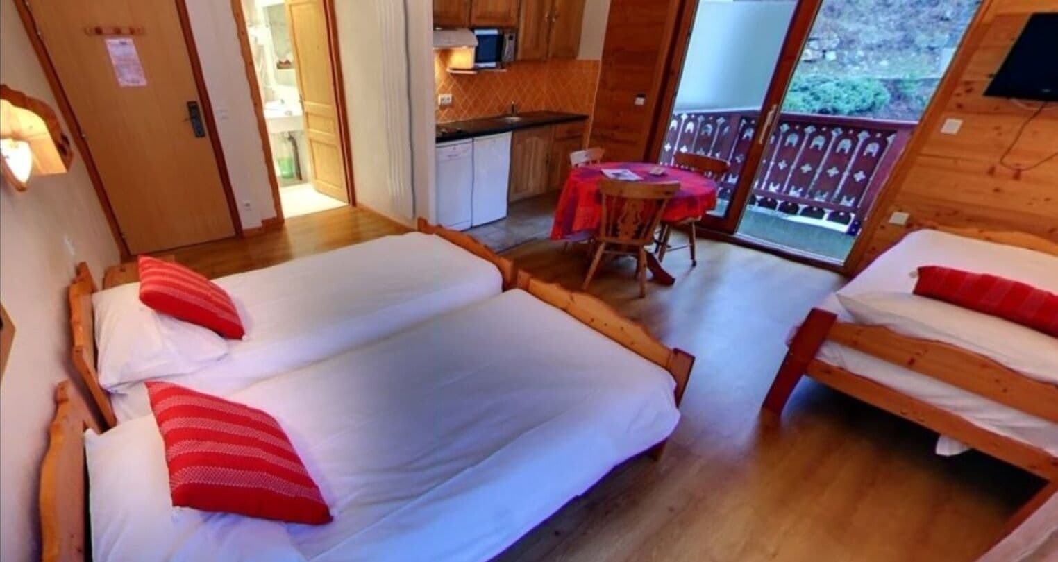 Chambre Triple | Coffres-forts dans les chambres, bureau