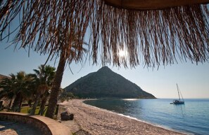 Private beach, sun-loungers, beach umbrellas, beach towels - Aspat Termera Resort Hotel (Bodrum)