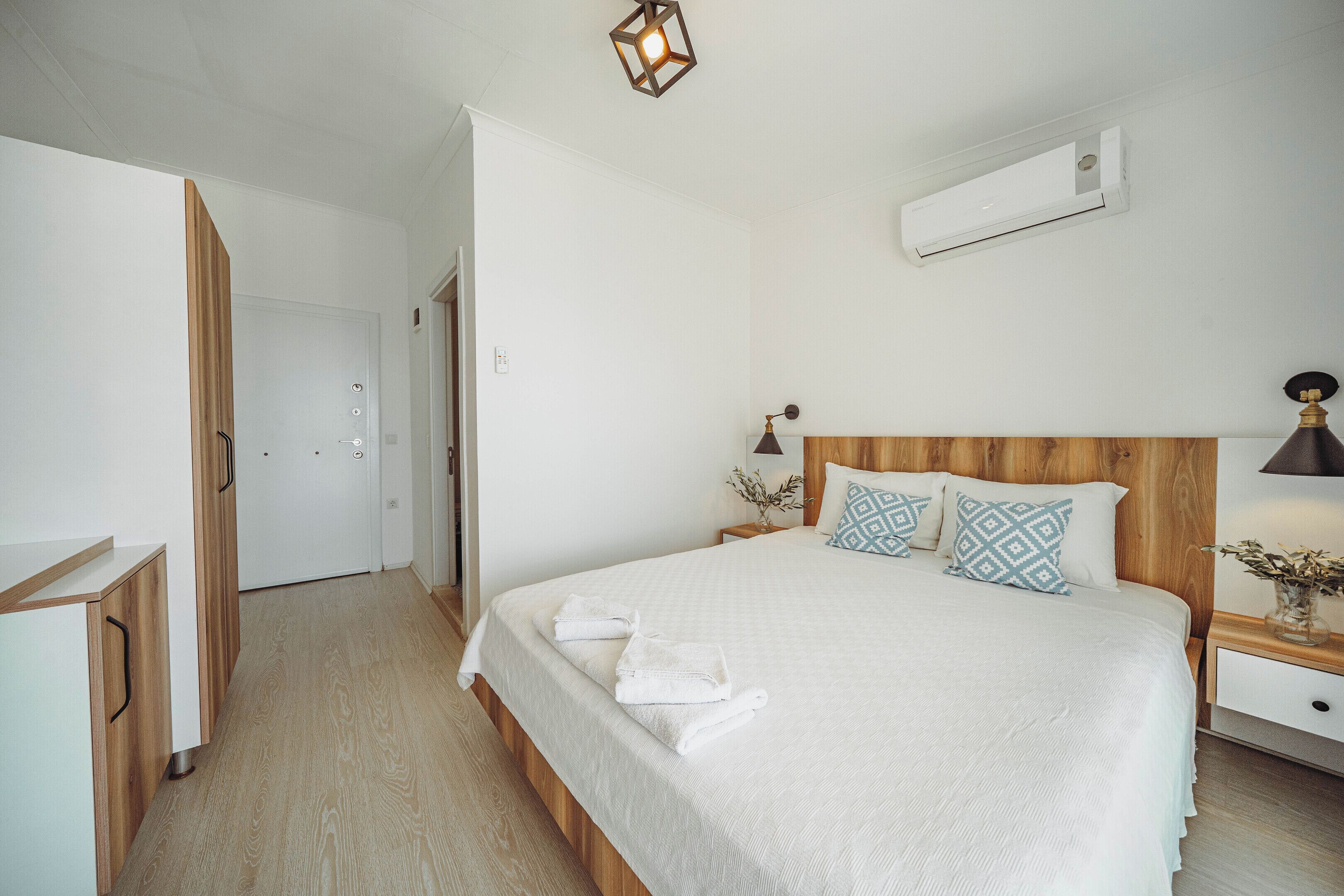 Classic Room, Balcony, Sea View | WiFi (free), bed sheets
