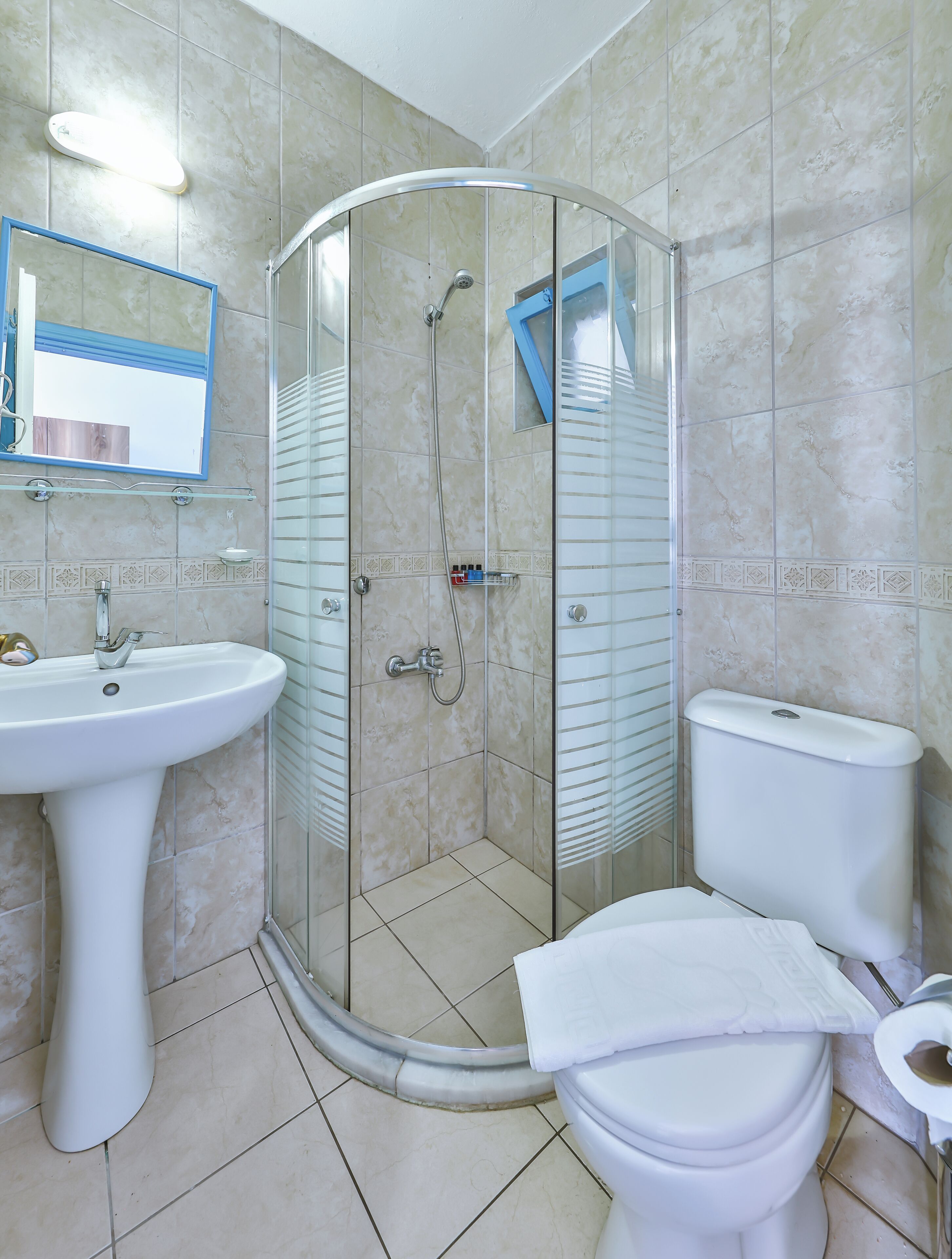 double room, balcony, sea view | bathroom | shower, free toiletries, hair dryer, towels