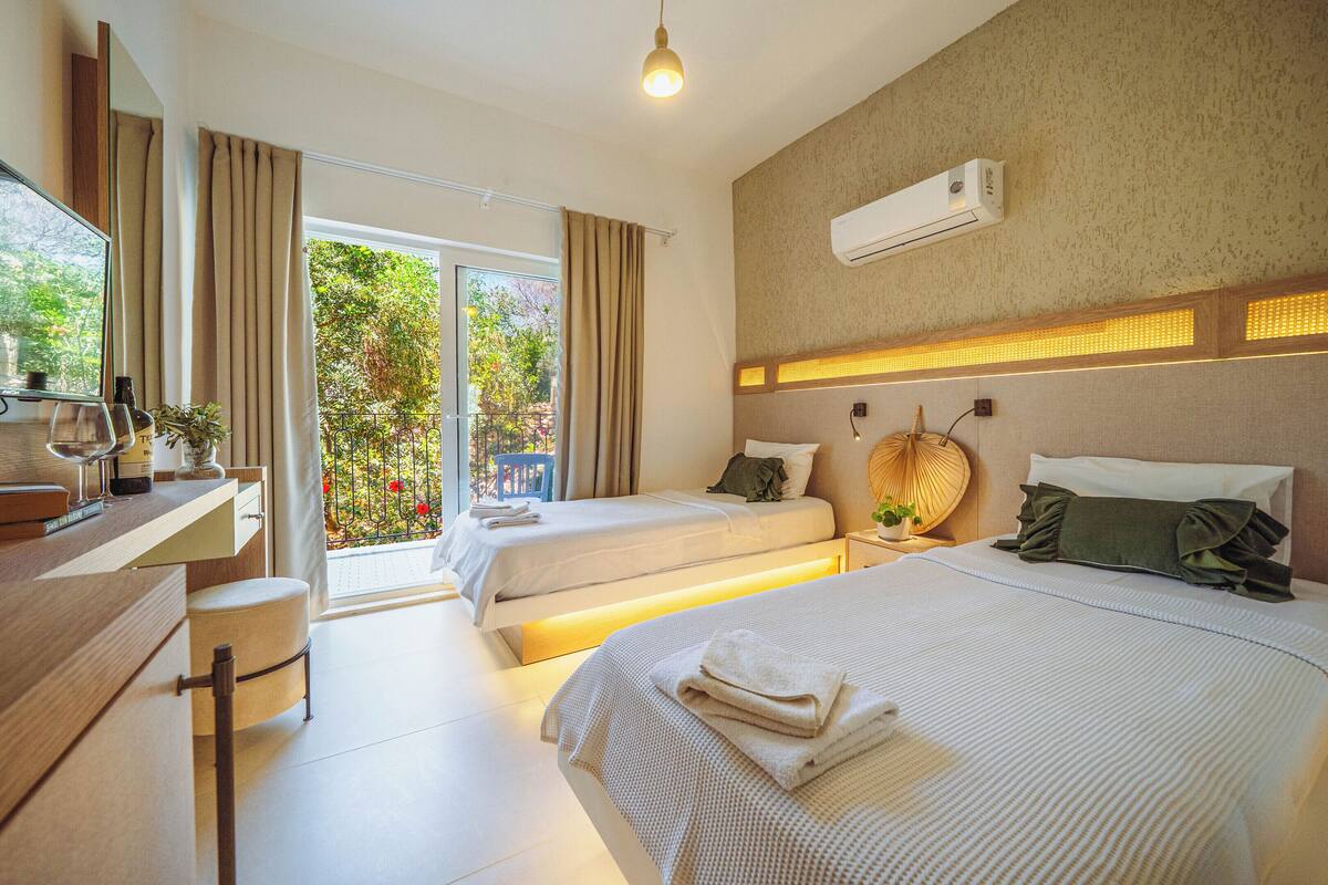 Twin Room, Balcony, Partial Sea View | WiFi (free), bed sheets