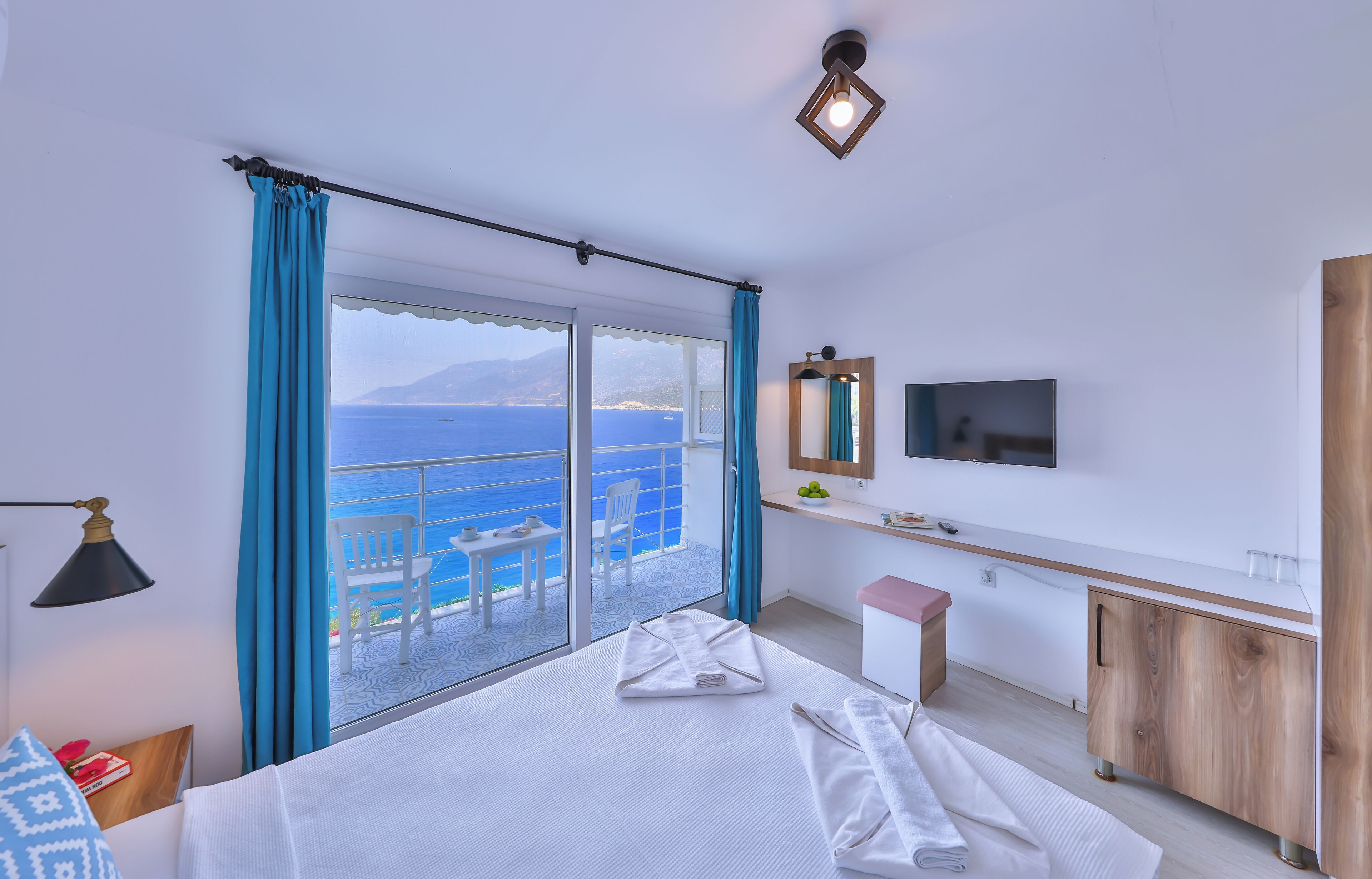 deluxe room, balcony, sea view | free wifi, bed sheets