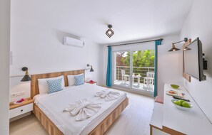 Double Room, Balcony, Garden View