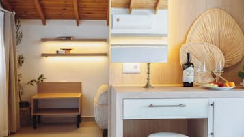Habitación panorámica, 1 cama doble, balcón, vistas al mar | Wifi gratis y ropa de cama