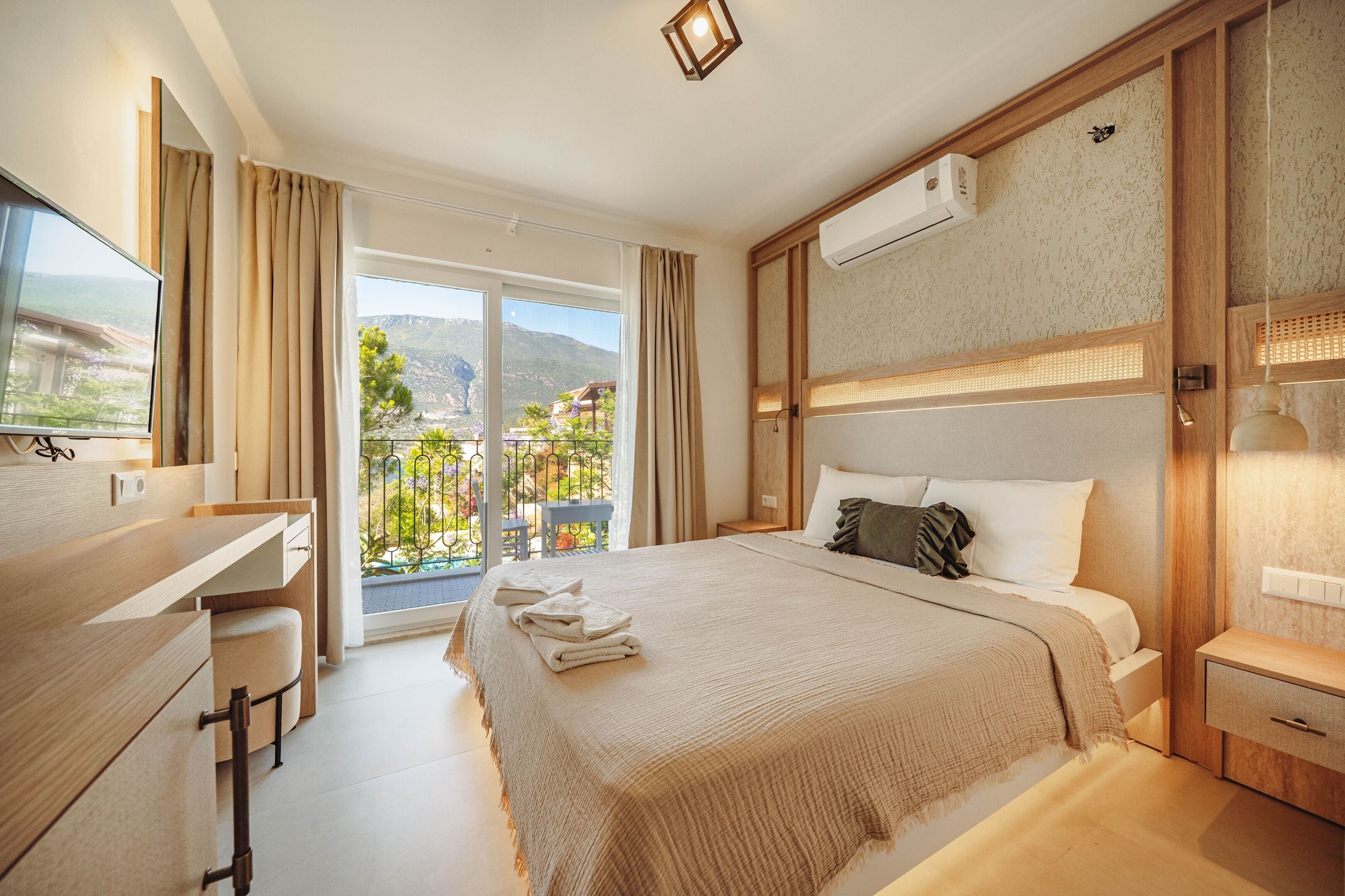 Double Room, Balcony, Partial Sea View | WiFi (free), bed sheets