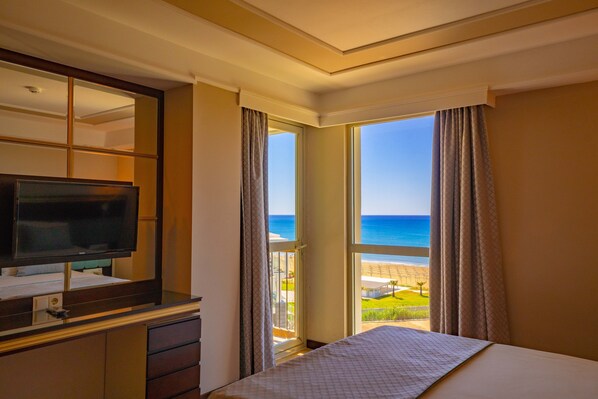 Standard Double or Twin Room | Free cribs/infant beds, free WiFi, bed sheets