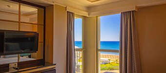 Royal Atlantis Spa & Resort