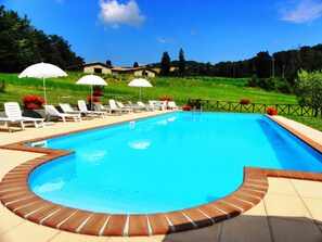 2 outdoor pools, a rooftop pool, pool umbrellas, sun loungers