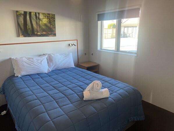 Soundproofing, free WiFi, bed sheets