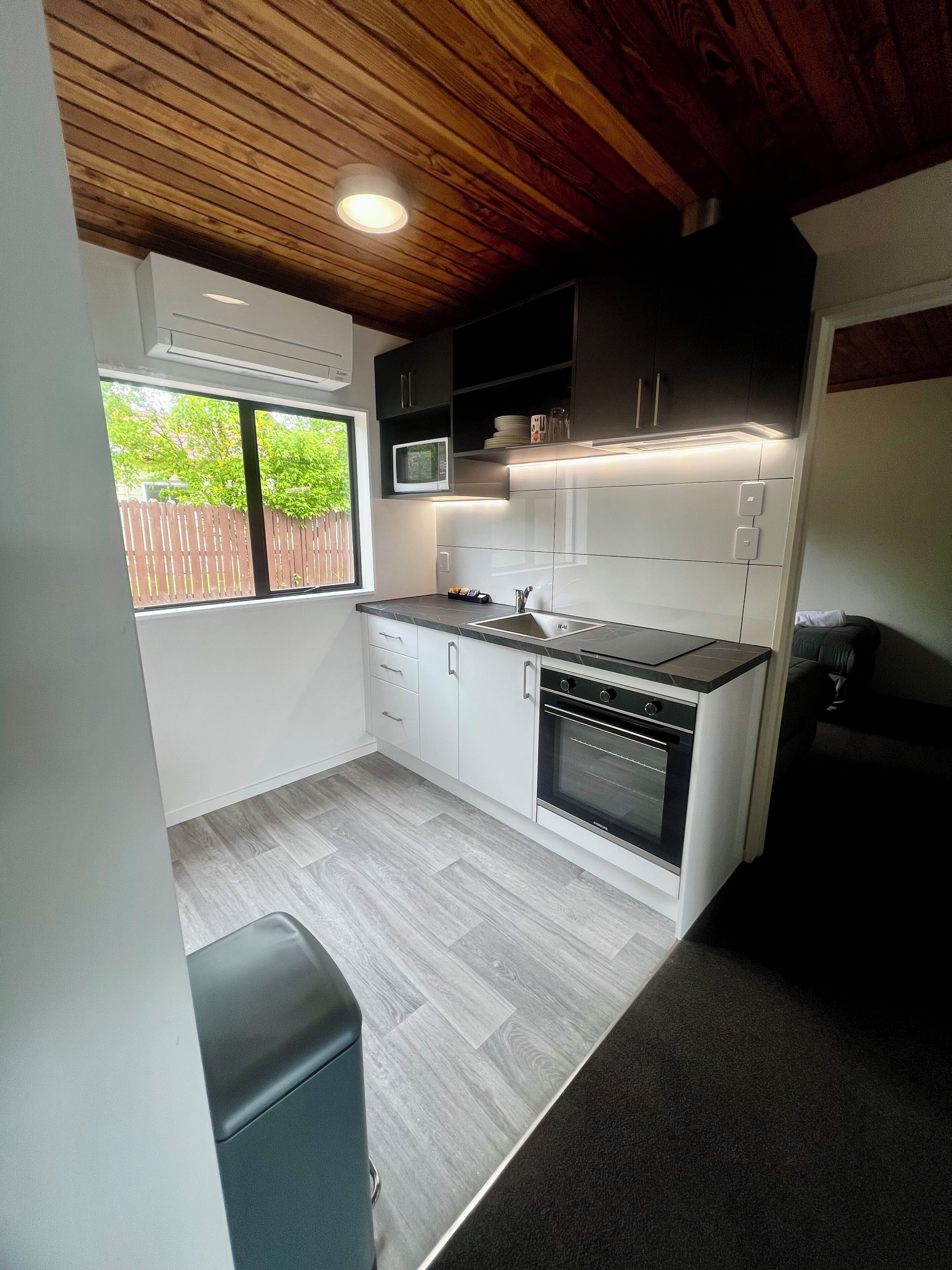 Departamento, 2 habitaciones (Unit 4) | Cocina privada | Refrigerador, microondas, parrilla de estufa y tetera eléctrica 