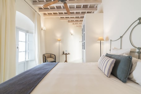 Double Room, Balcony (Green Double) | Street view