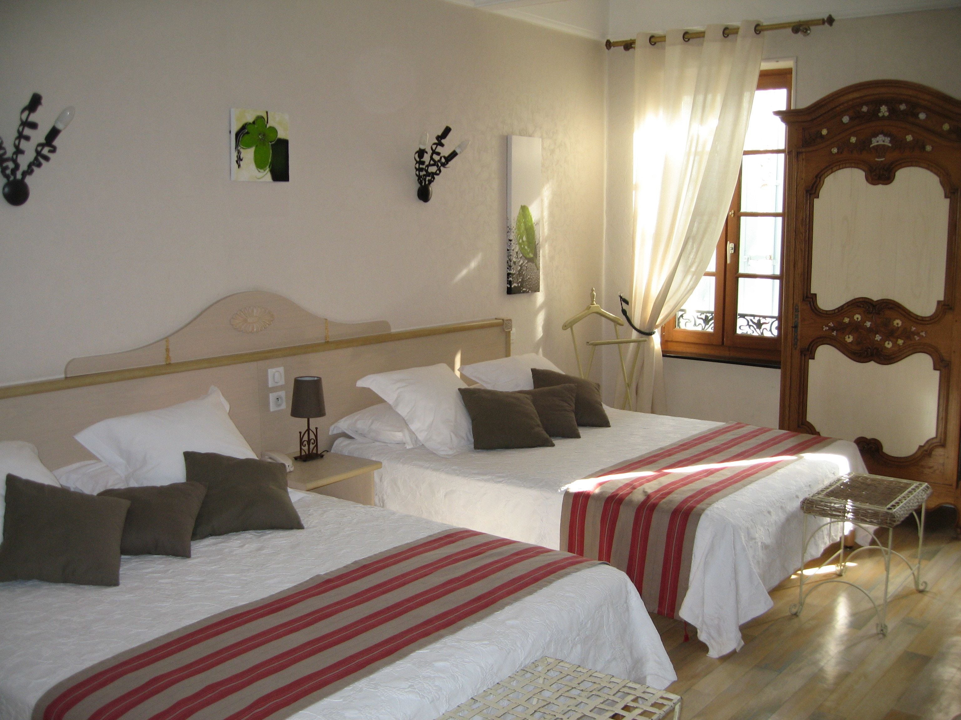 Superior-Zimmer | Minibar, Zimmersafe, Schreibtisch, laptopgeeigneter Arbeitsplatz