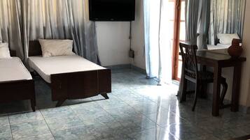 Family Suite, 1 King Bed | Extra beds