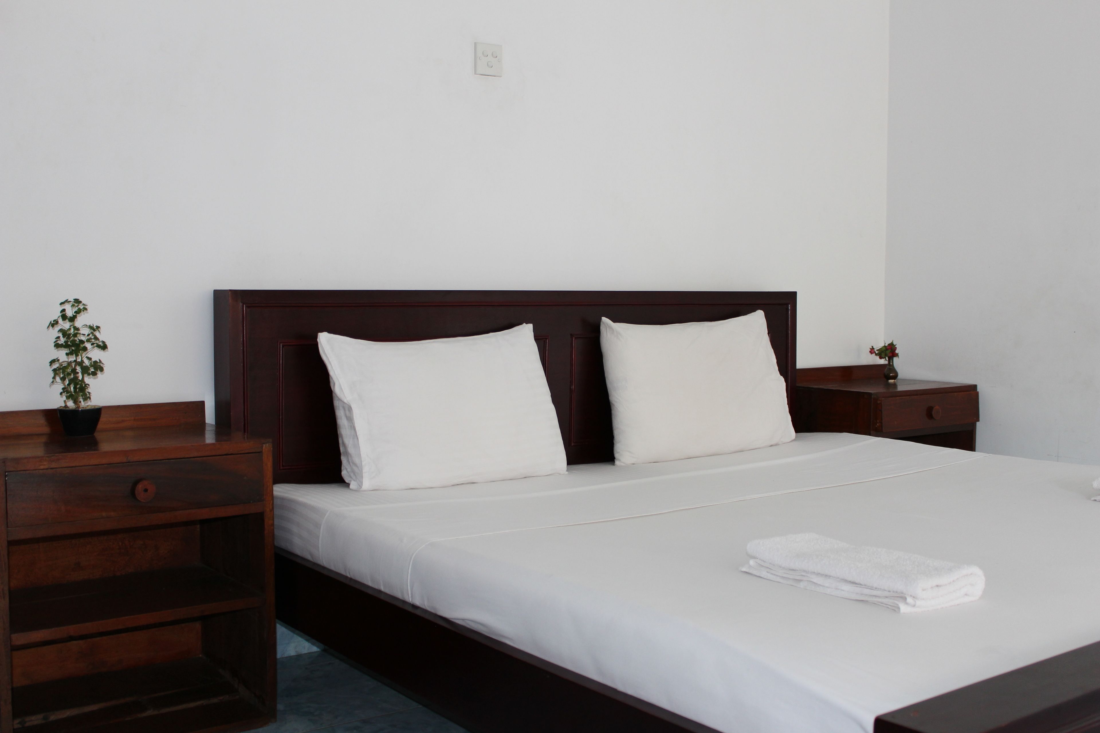 Family Suite, 1 King Bed | Premium bedding, desk, soundproofing, iron/ironing board