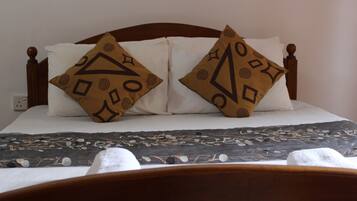 Desk, soundproofing, cribs/infant beds, rollaway beds