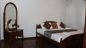 Deluxe Room, 1 King Bed (No AC)