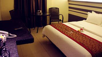 Camera Superior, vista città | Una scrivania, letti aggiuntivi (a pagamento), Wi-Fi gratuito