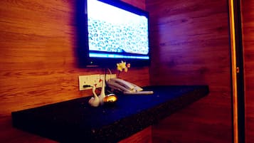 Masa, portatif/ilave yatak, ücretsiz kablosuz İnternet