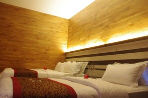 Triple Room, City View | Desk, rollaway beds, free WiFi - Hotel Time Johor Bahru (Masai)