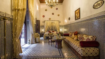 Suite | Surmatelas, coffres-forts dans les chambres, décoration personnalisée