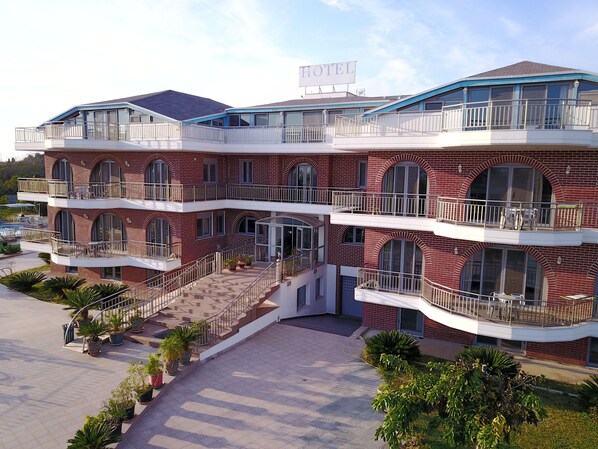 Property entrance - IonionStar Hotel (Preveza)