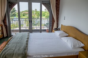 In-room safe, desk, WiFi (free), bed sheets - IonionStar Hotel (Preveza)