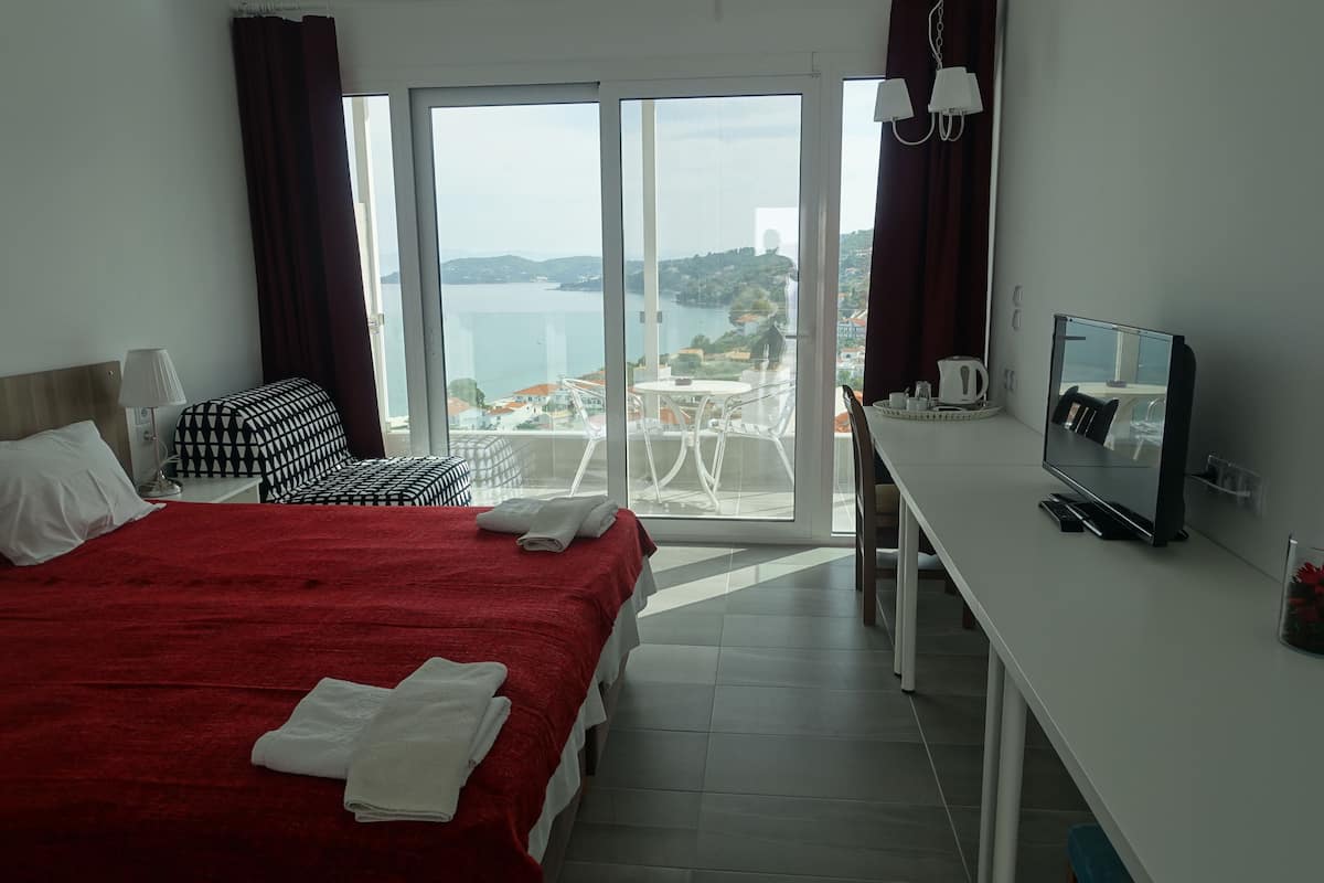double or twin room, balcony, sea view | 1 bedroom, premium bedding, pillow-top beds, minibar