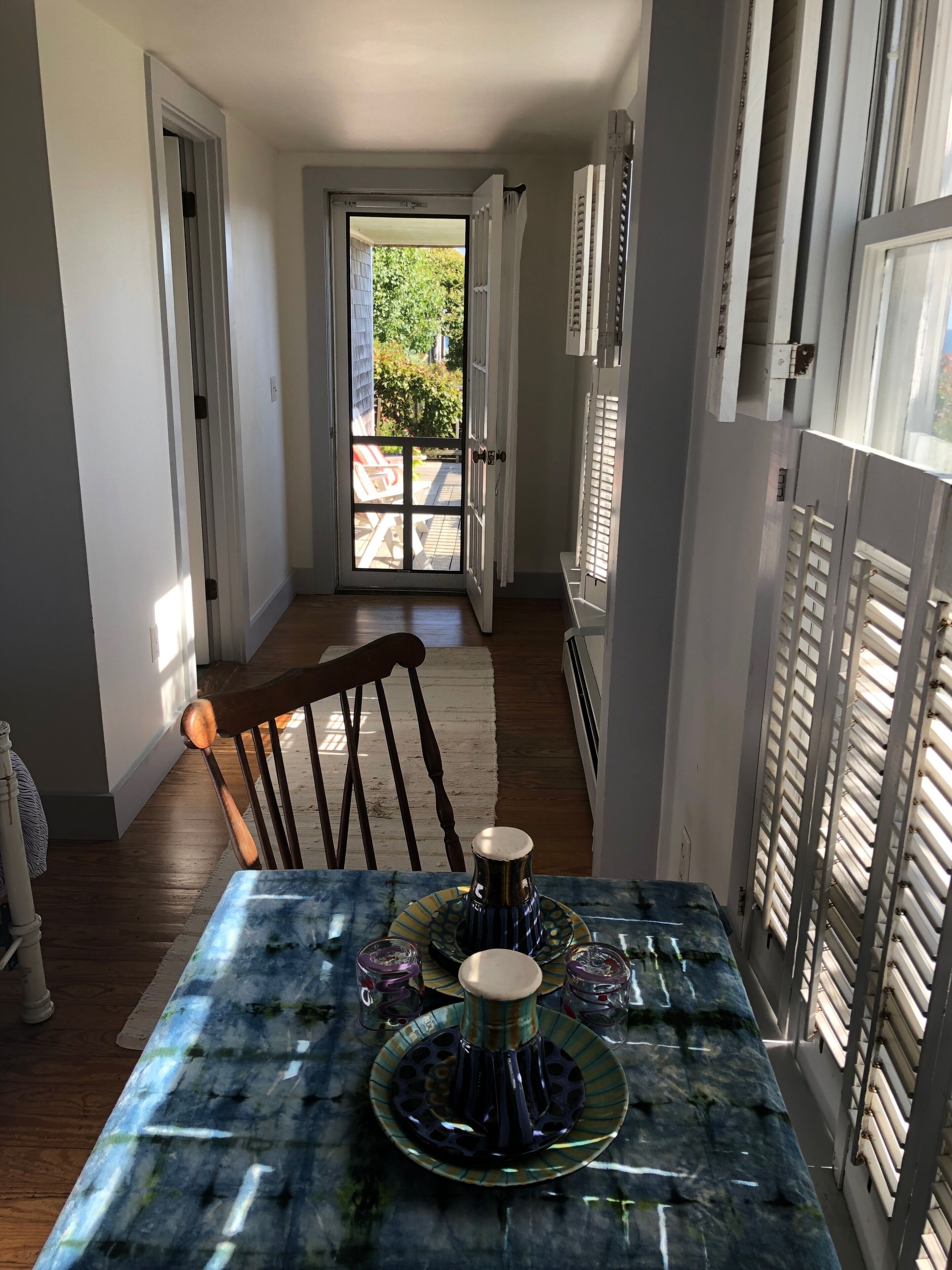 Standard Room, 1 Queen Bed, Private Bathroom, Partial Ocean View
