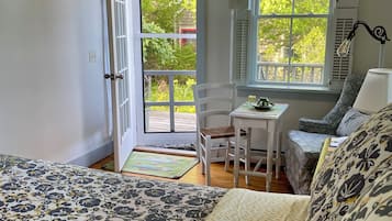 Standard Room, 1 Double Bed, Private Bathroom, Partial Ocean View | Egyptian cotton sheets, premium bedding, down comforters