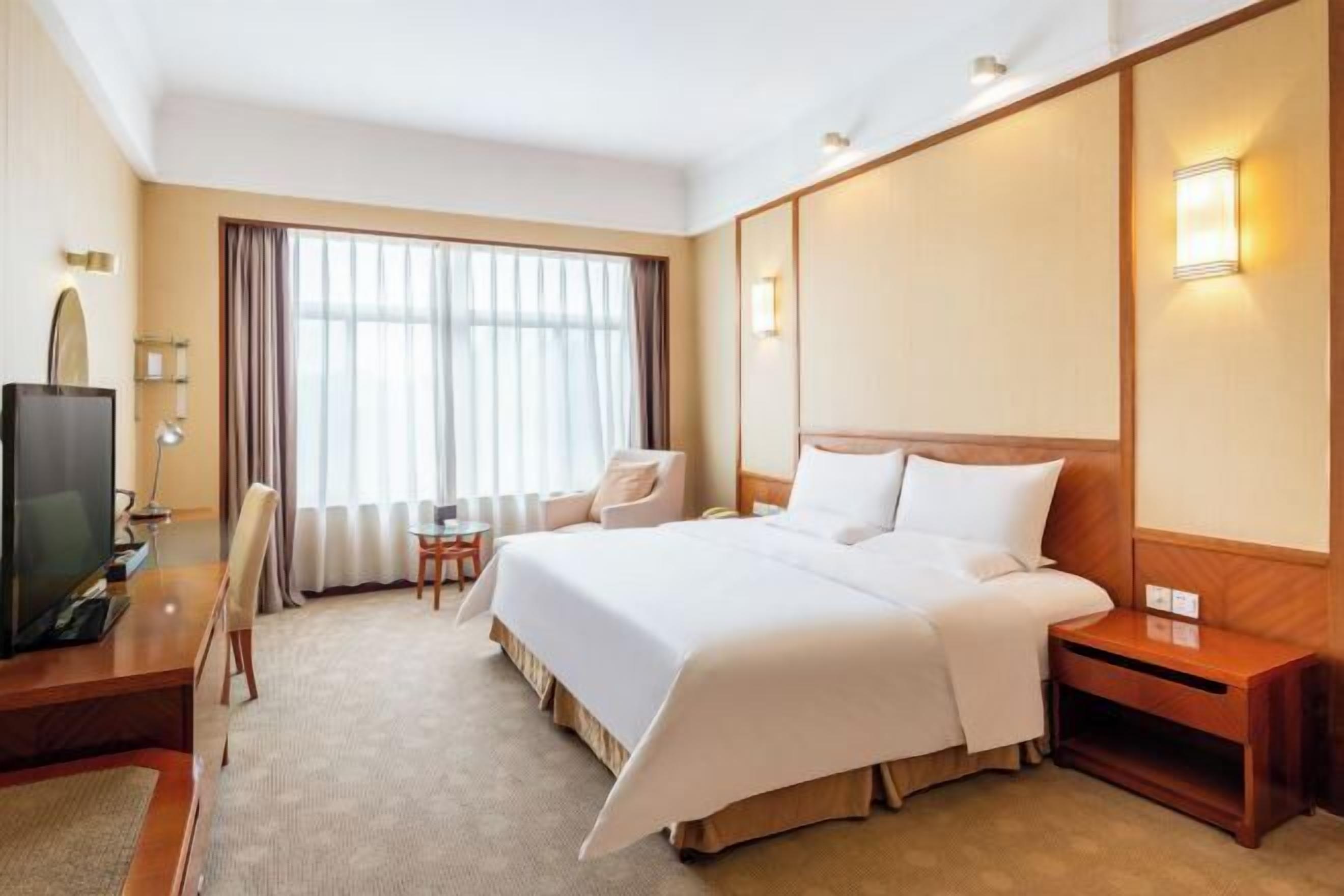 迷你吧、房內夾萬、熨斗/熨衫板、嬰兒床